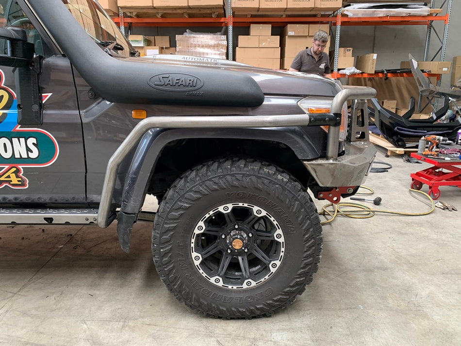 Rock Sliders with Brush Rails, suitable for Toyota Land Cruiser 76 Series, 2007 on