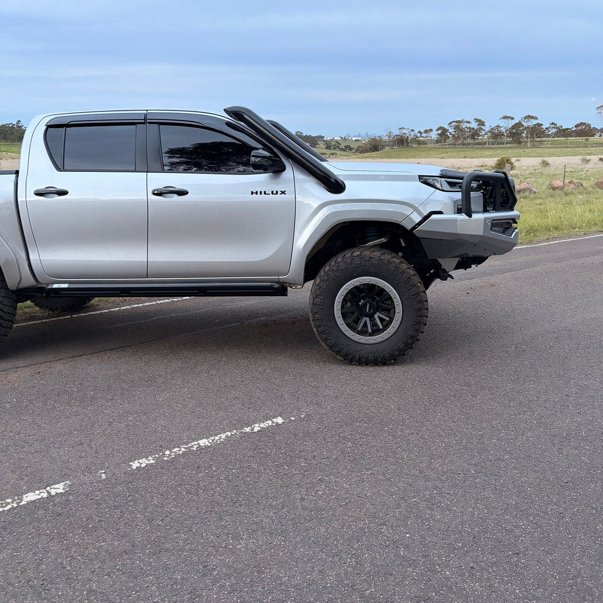 Toyota Hilux N90 short-entry stainless snorkel - Canna Fabrication