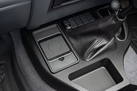 Full Length Centre Console – with Universal Wireless Phone Charger