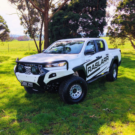 N90 Toyota Hilux 2026+ Hooped (Dallas) Bull Bar
