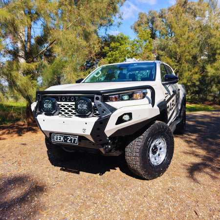 N90 Toyota Hilux 2026+ Hooped (Dallas) Bull Bar