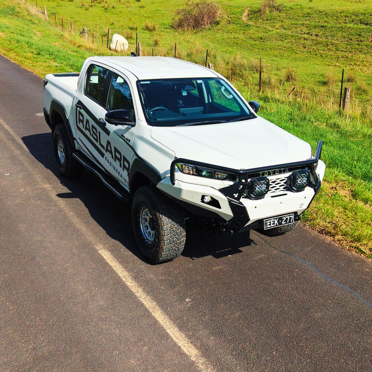 N90 Toyota Hilux 2026+ Hooped (Dallas) Bull Bar