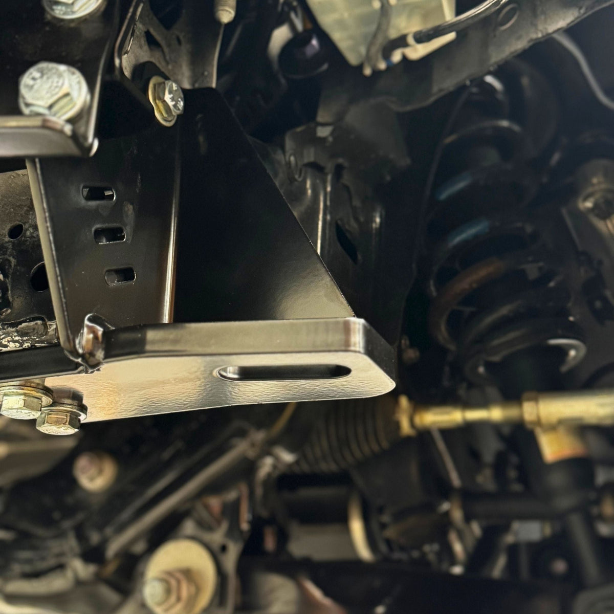 This is an image of the new Raslarr Dallas Bull Bar Toyota Landcruiser Prado 250 Series White Black recovery point