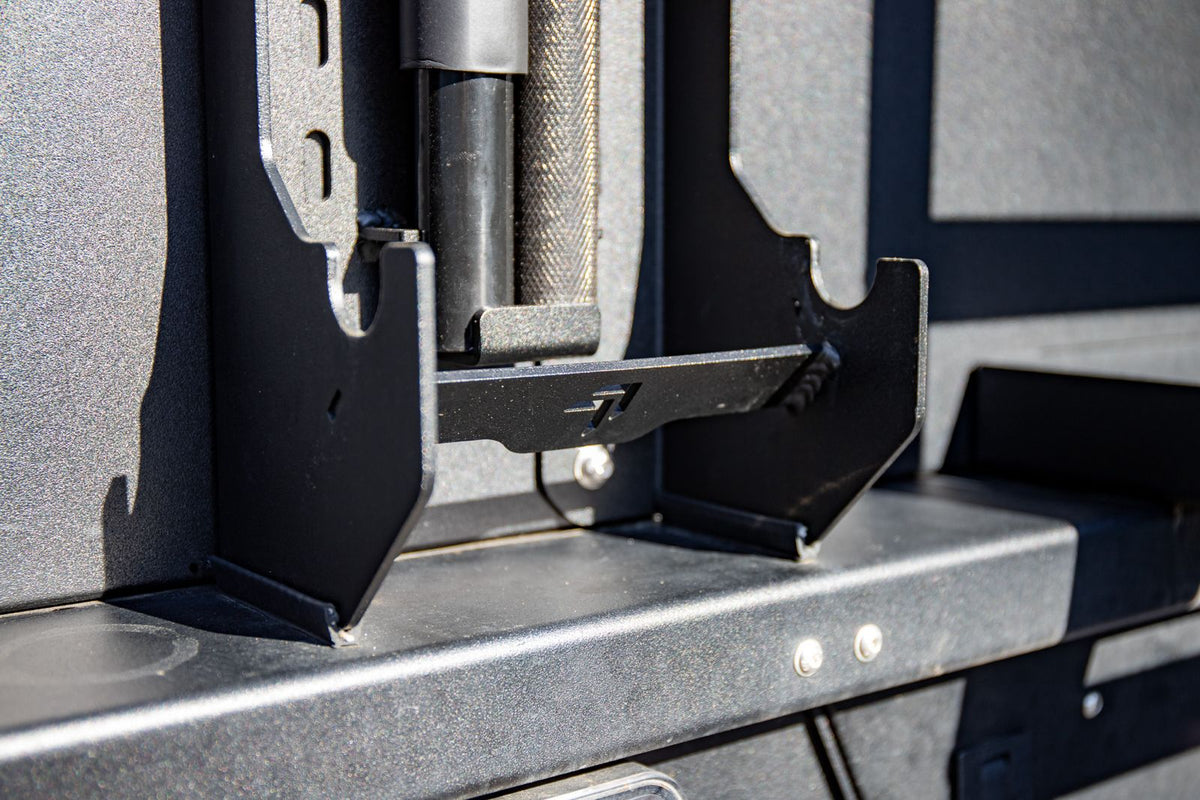 Titan Terrain - RUGGED FLOOR JACK MOUNTING BRACKET - 4x4 Offroad Centre